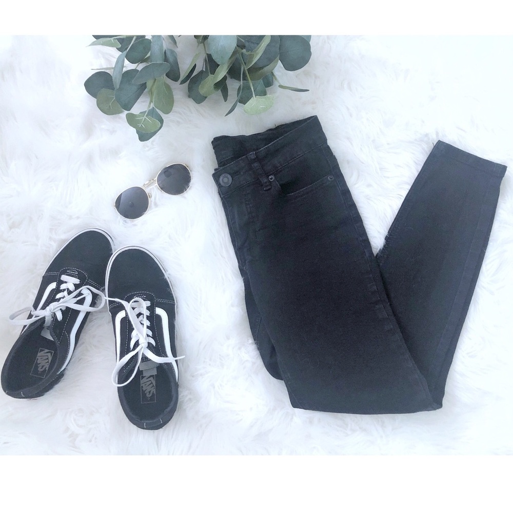 Black Jeans